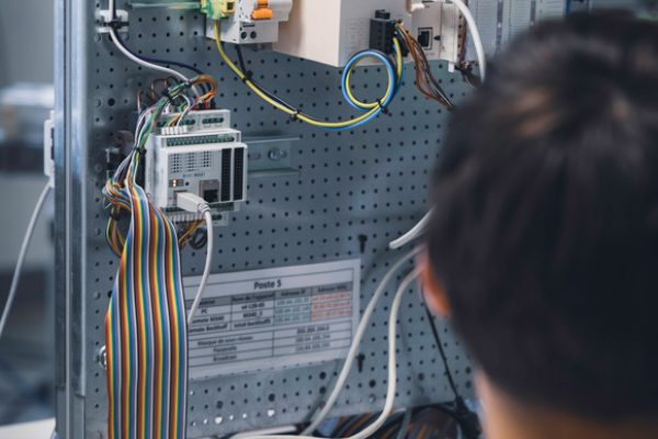 Une SAÉ immersive pour les étudiants en BUT GEII : Étudier et automatiser un procédé industriel réel